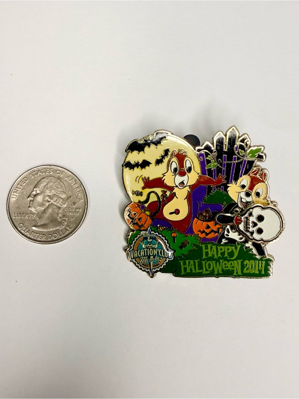 Disney Vacation Club Happy Halloween 2014 Chip & Dale LE 2000 Pin Rare